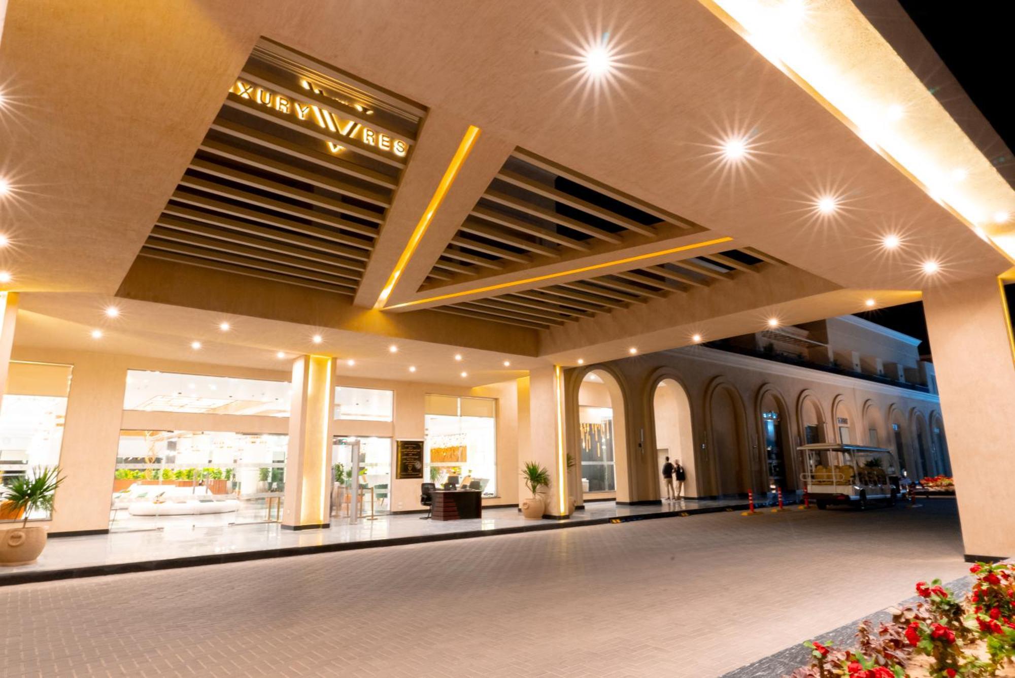 The V Luxury Resort Sahl Hasheesh Hurghada Extérieur photo The lobby of the hotel