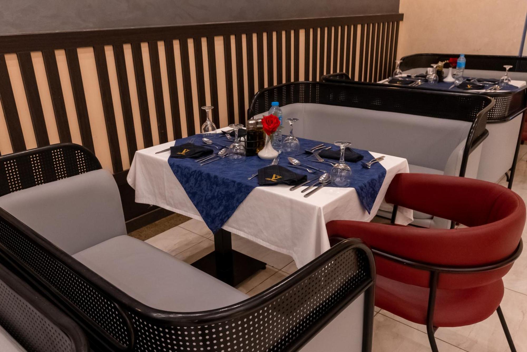 The V Luxury Resort Sahl Hasheesh Hurghada Extérieur photo A restaurant in the hotel