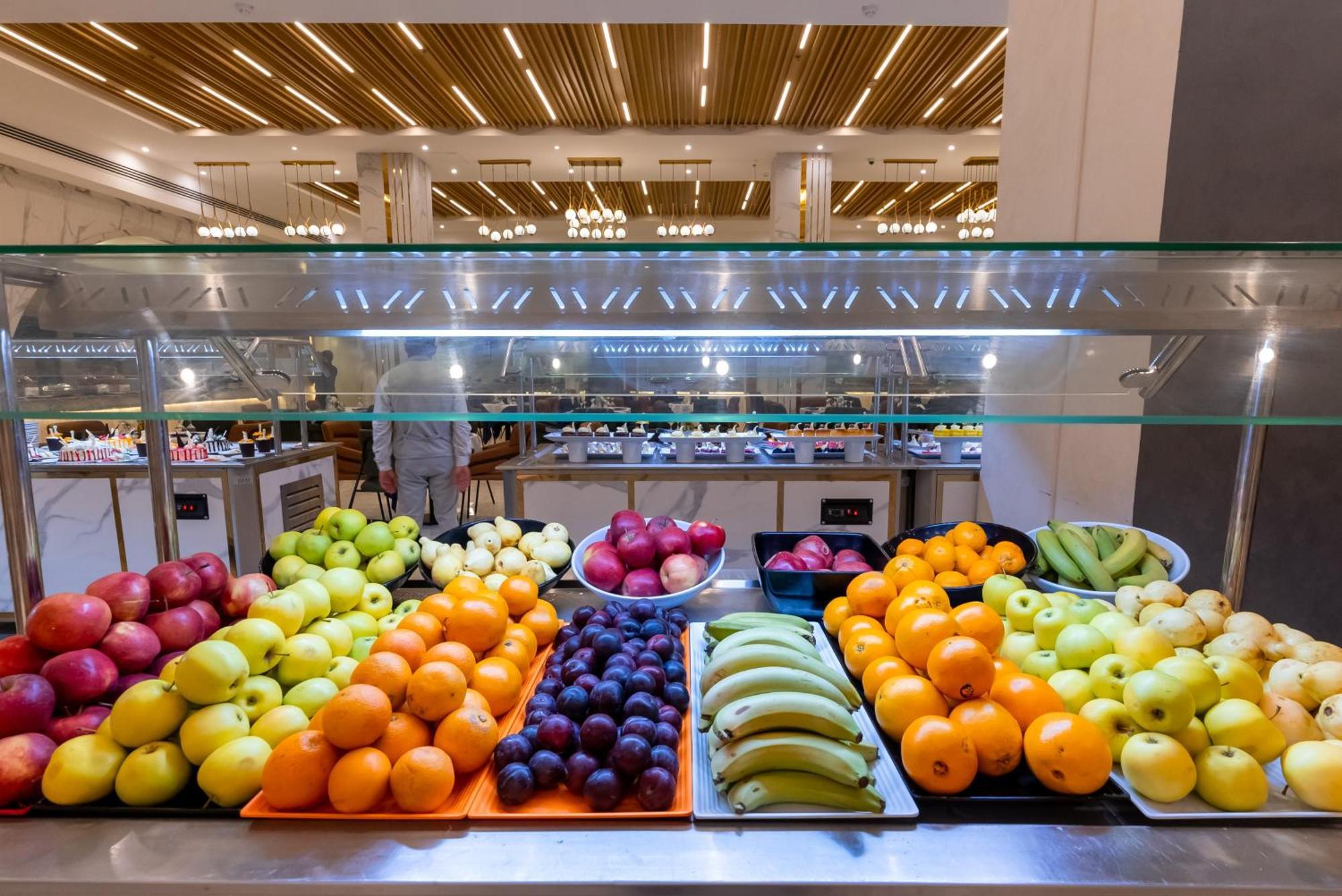 The V Luxury Resort Sahl Hasheesh Hurghada Extérieur photo Fruit at a buffet