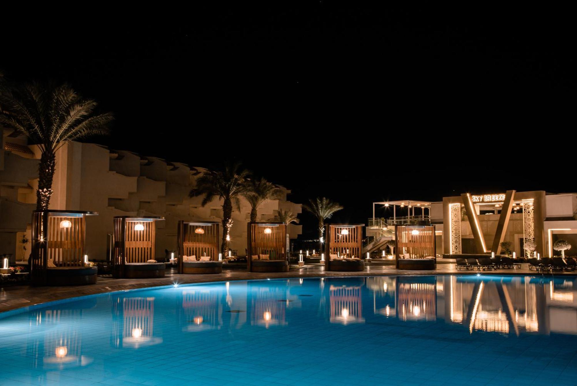 The V Luxury Resort Sahl Hasheesh Hurghada Extérieur photo The swimming pool at the resort