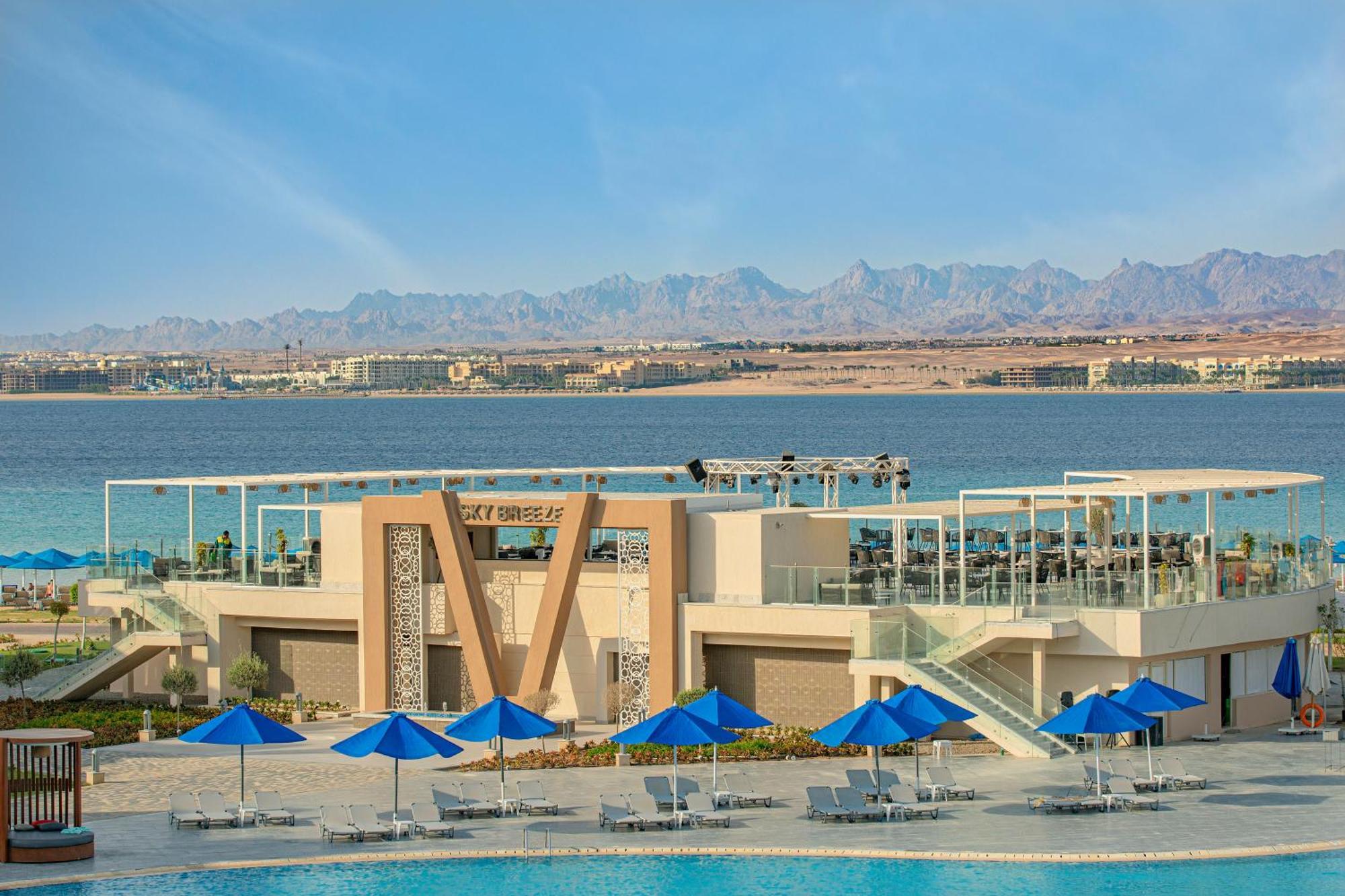 The V Luxury Resort Sahl Hasheesh Hurghada Extérieur photo View of the Red Sea from the Hilton Sharm El Sheikh