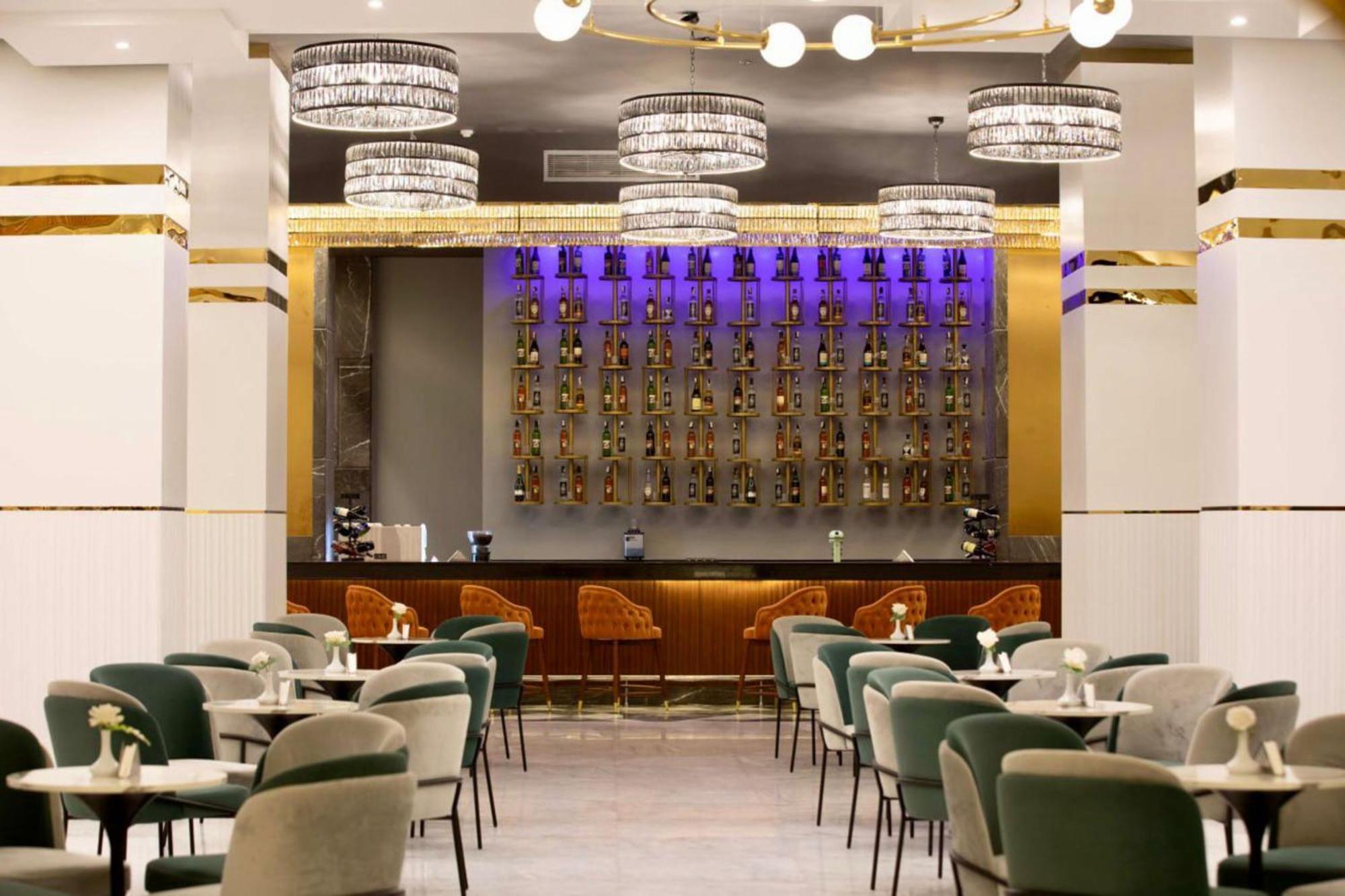 The V Luxury Resort Sahl Hasheesh Hurghada Extérieur photo The interior of the restaurant
