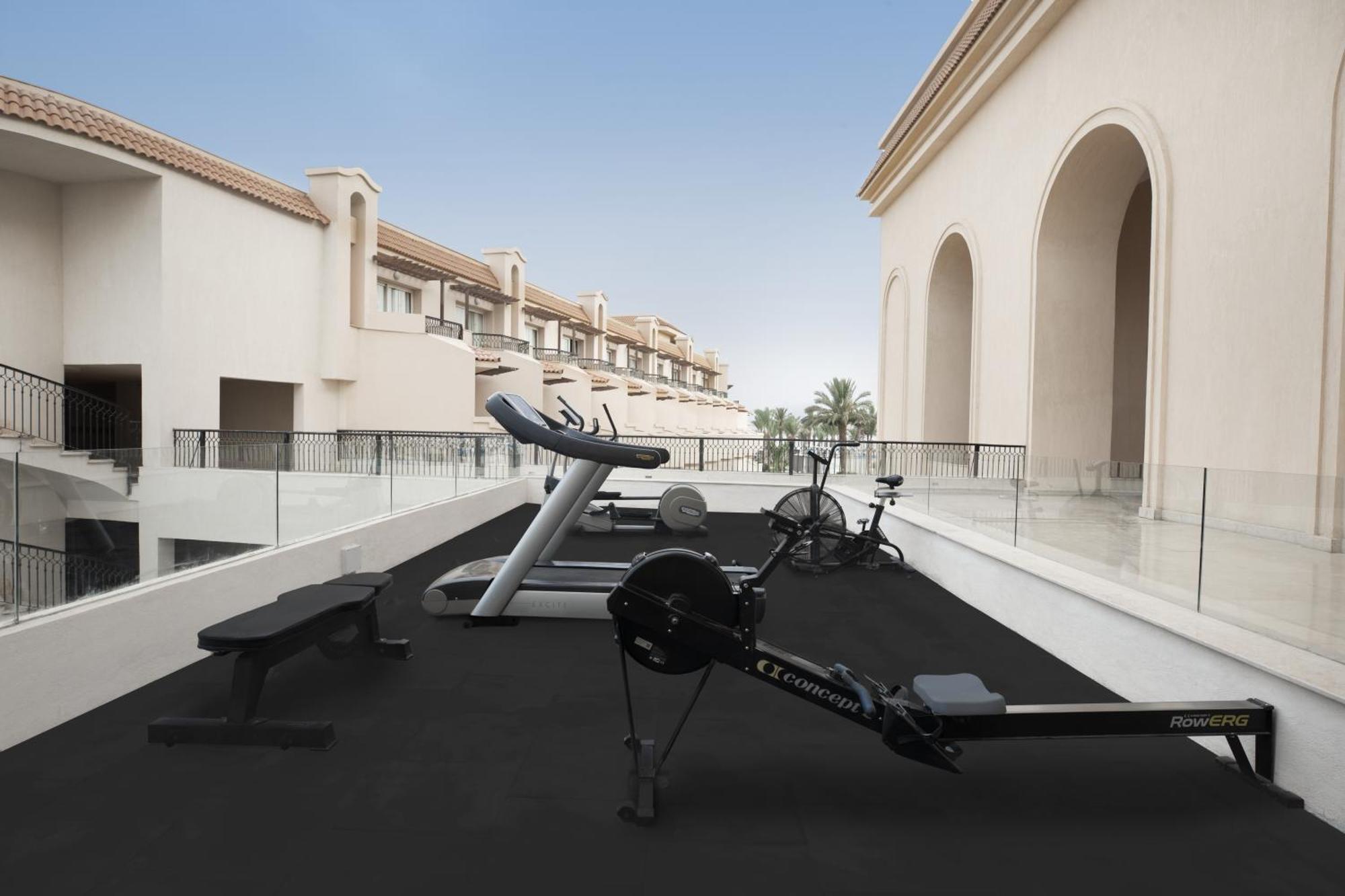 The V Luxury Resort Sahl Hasheesh Hurghada Extérieur photo The gym at the hotel