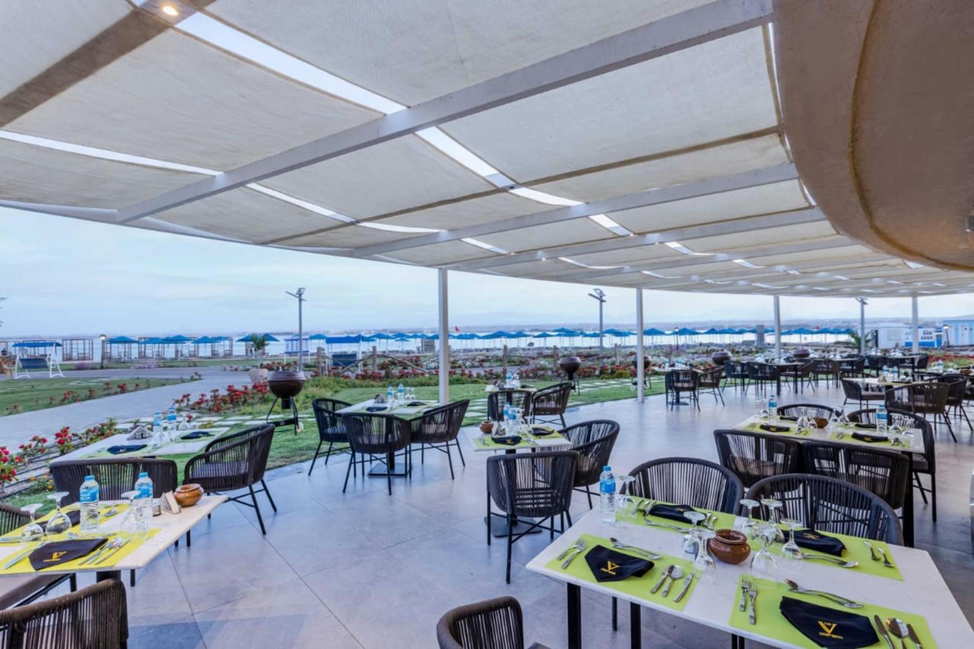 The V Luxury Resort Sahl Hasheesh Hurghada Extérieur photo The restaurant